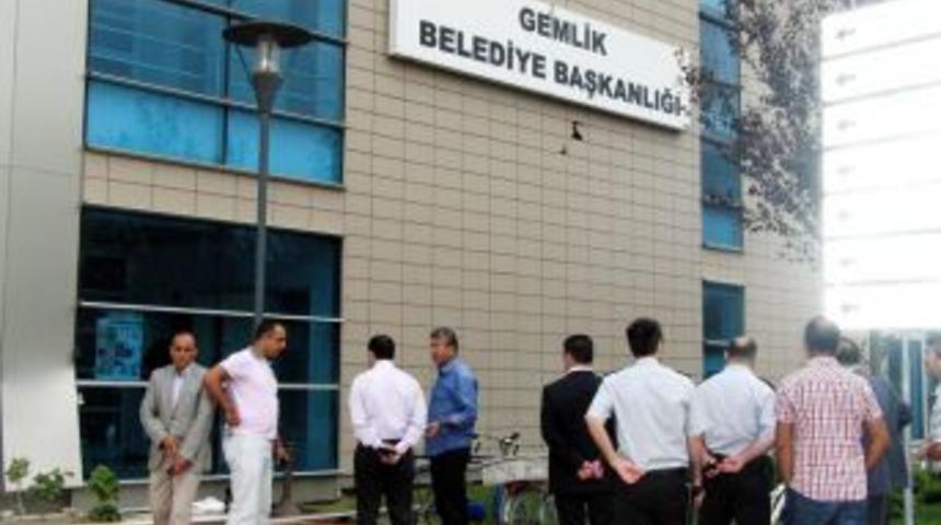 Gemlik Belediye Binasına Silahlı Saldırı Iddiası