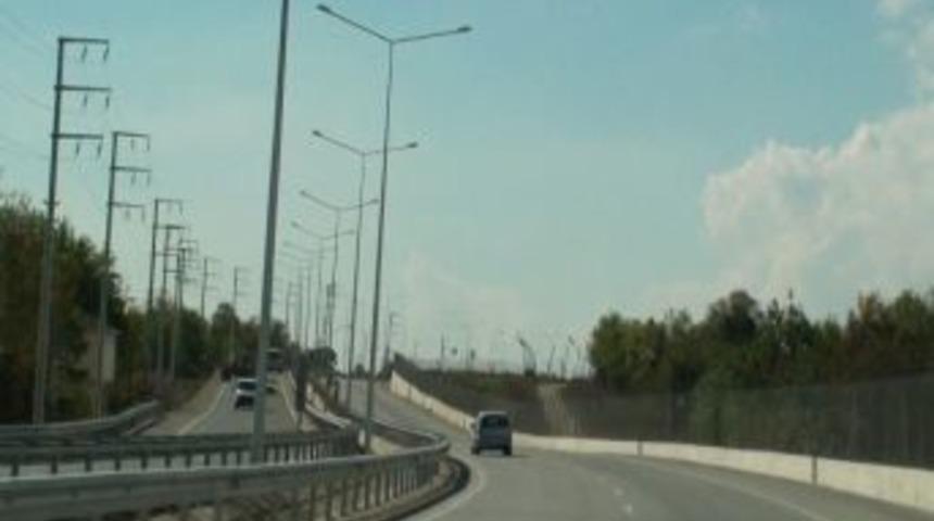 Sapanca Yolu Aydınlatılıyor