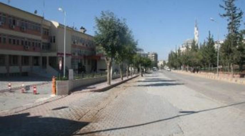 Kilis Valiliği&rsquo;nin &Ccedil;evresine Ara&ccedil; İle Motosiklet Park Etmek Yasak