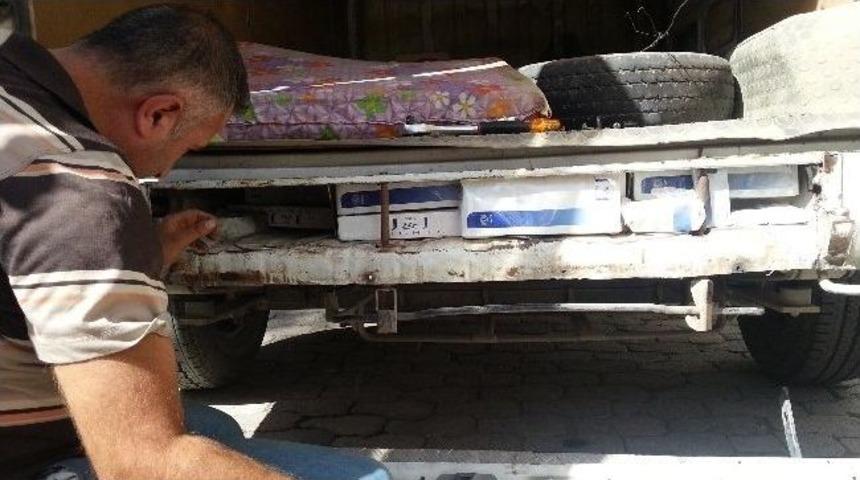 Ka&ccedil;ak Sigaraya 9 İlde Baskın: 14 G&ouml;zaltı