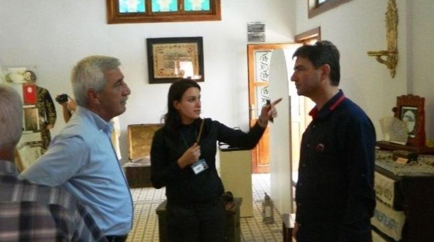 &Ouml;d&ouml;miş'te &ldquo;gelin, &Ccedil;eyiz, D&uuml;ğ&uuml;n&rdquo; Sergisi Hazırlığı S&uuml;r&uuml;yor