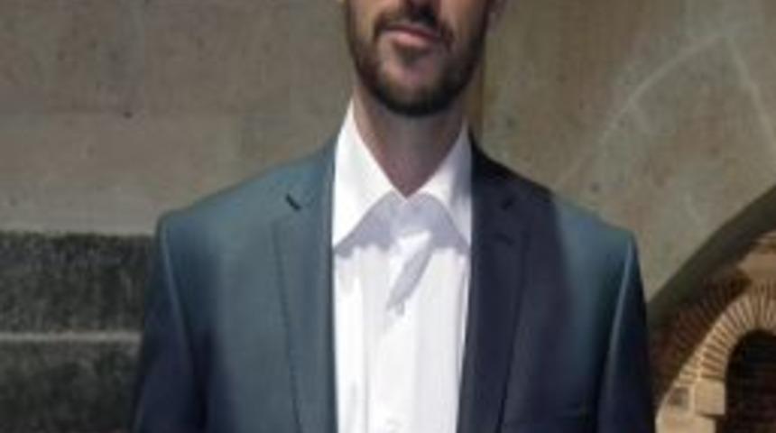 Fransız Asıllı Filipinli Şarkıcı: Araştırarak Kur'an'ın Hakikatine Teslim Oldum