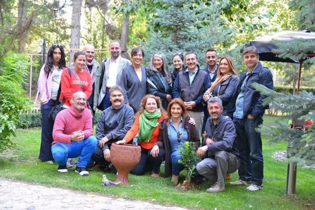 Sempozyumda &Uuml;retilen Sanat Eserleri Yerlerini Aldı