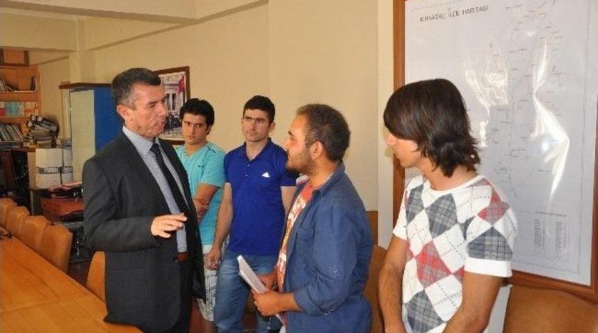 Kırkağa&ccedil; Kaymakamlığı'ndan 200 &Uuml;niversiteliye Eğitim Desteği