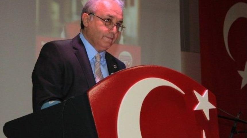 Zeki M&uuml;ren'i Kıyafetleri İle Andılar