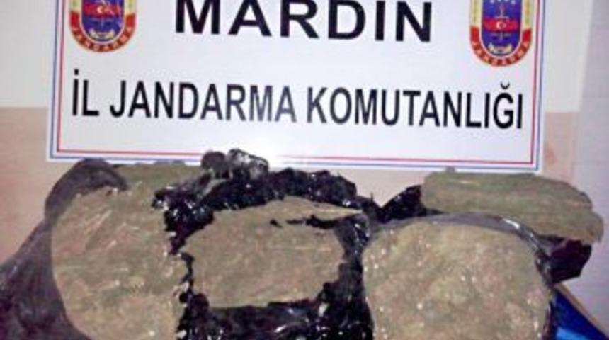 Suriye'den Sırtında 12 Kilogram Esrar Getirdi