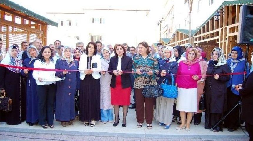 Ak Parti Fakir &Ouml;ğrenciler İ&ccedil;in Kermes D&uuml;zenledi