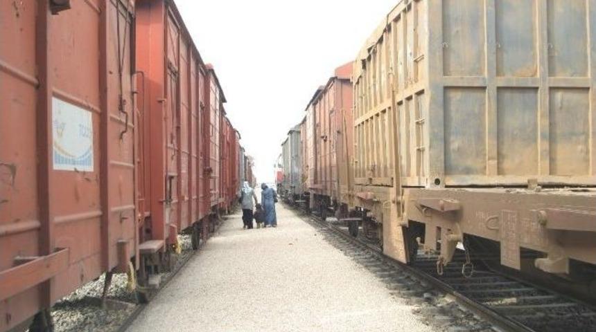 İncirlik İstasyonuna Yaya Alt Ge&ccedil;idi