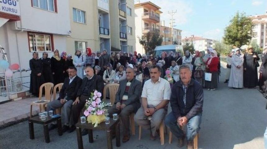 Boz&uuml;y&uuml;k&rsquo;te Kur'an Kurslarının A&ccedil;ılış Programı