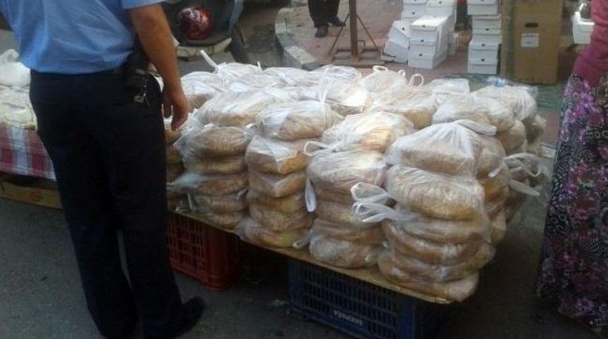Kaldırımda Ekmek Satışı