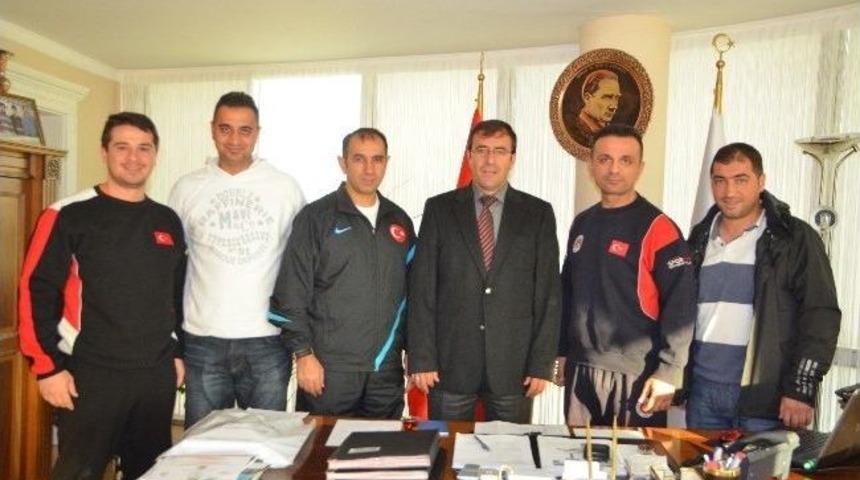 Karate Antren&ouml;rlerinden &Ccedil;intimar&rsquo;a Ziyaret