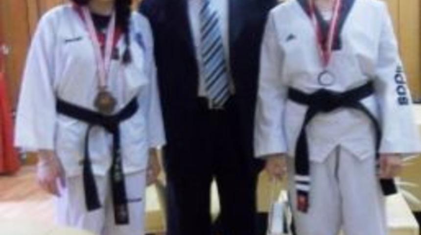 Burhaniye&rsquo;de Şampiyonlara Kaymakam Teşekk&uuml;r&uuml;