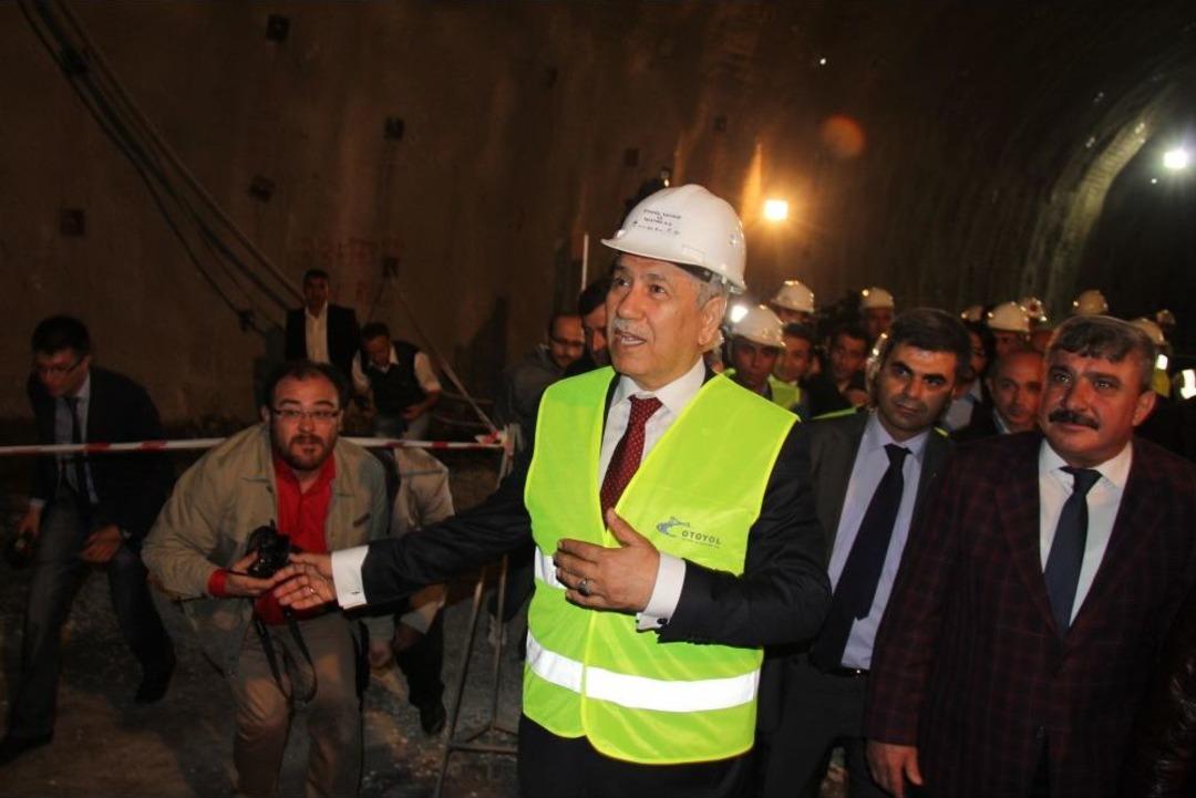 T&uuml;nel Inşaatını Gezen Arın&ccedil;: Herkes Arı Gibi &Ccedil;alışıyor, Yatan Kimse Yok