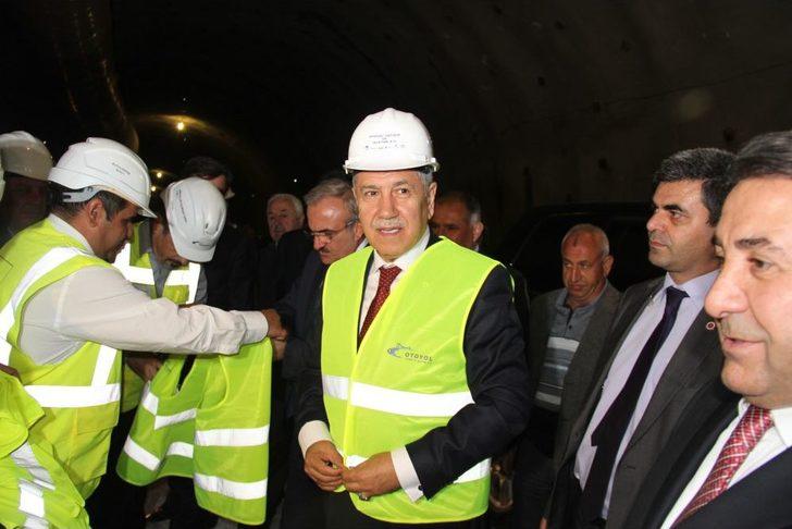 Tünel Inşaatını Gezen Arınç: Herkes Arı Gibi Çalışıyor, Yatan Kimse Yok G2