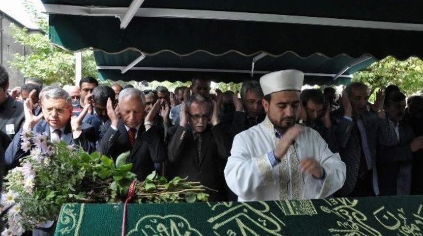 Mehmet Haberal, Coşkun Arık&rsquo;ın Cenazesine Katıldı