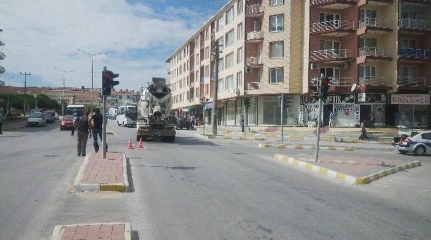 Beton Mikserinin Altında Kaldı