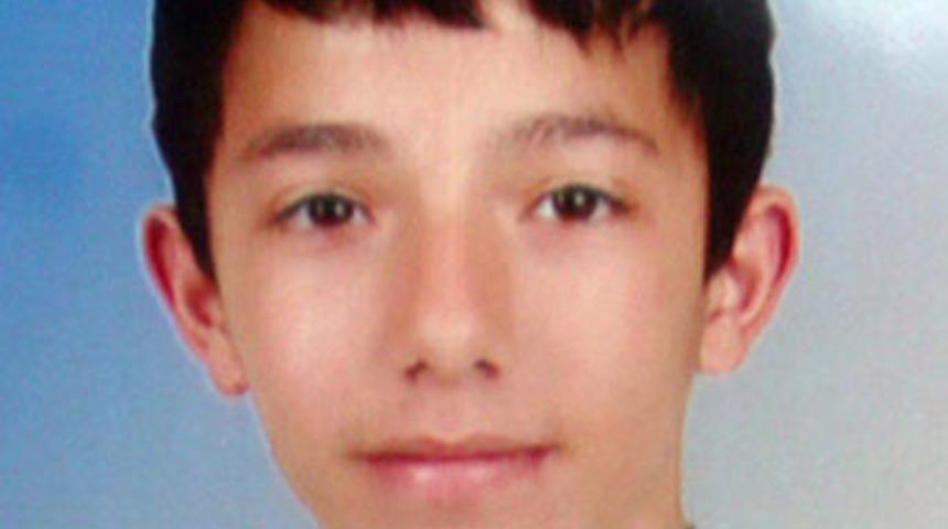 Liseli Batuhan Demir, cep telefonu i&ccedil;in &ouml;ld&uuml;r&uuml;ld&uuml;