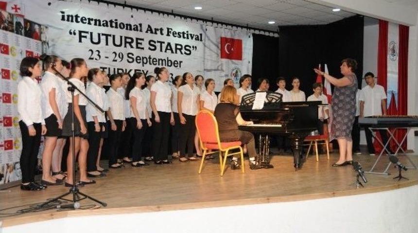 G&uuml;rc&uuml; &Ouml;ğrenciler Marmaris'te Yarışıyor