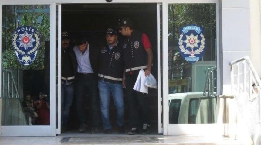 Sahte Savcılar Emekli Kadını Dolandırdı