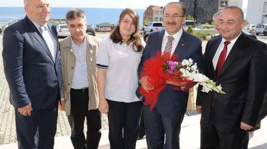 Başkan Gümrükçüoğlu,“gençlerle Baş Başa” Adlı Söyleşide Öğrencilere Seslendi