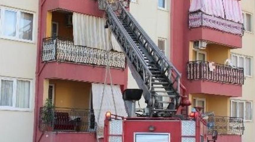 Mutfakta &Ccedil;ıkan Yangın Korkuttu