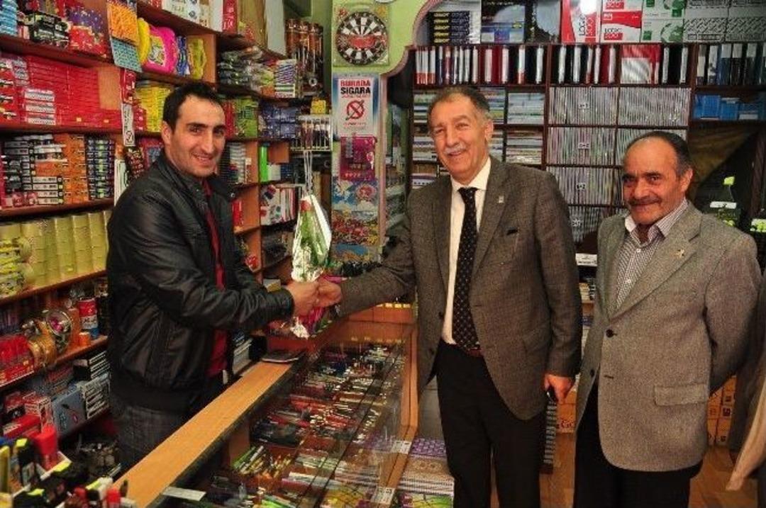 60 Yıllık Aktar Salih Zeki G&ouml;&ccedil;&uuml;c&uuml;, Yılın Ahisi Se&ccedil;ildi