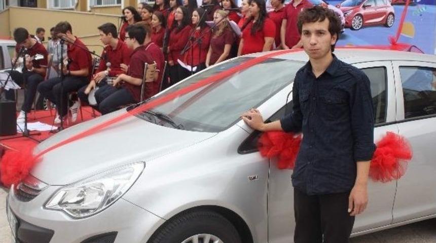 &Ouml;ss&rsquo;de İlk 100&rsquo;e Girdi Arabayı Kazandı