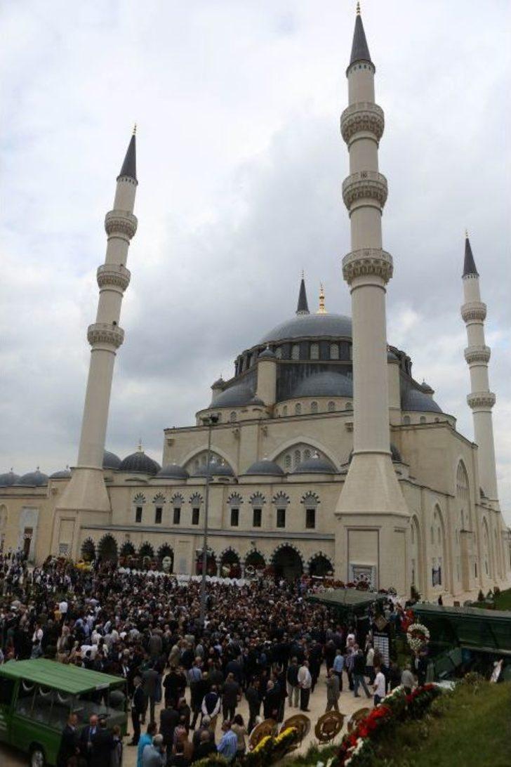 Miktat Ağaoğlu Son Yolculuğuna Uğurlandı G5