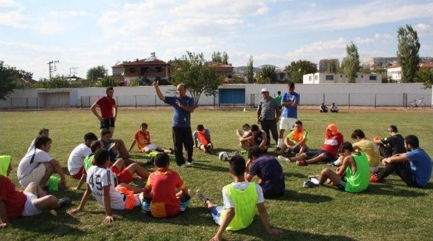 Selendi Belediyespor Tamgaz Lige Hazırlanıyor