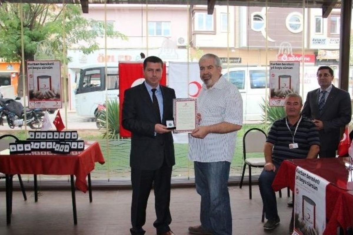 &Ccedil;an&rsquo;da Kızılay&rsquo;a Kan Veren 29 Kişiye Madalya