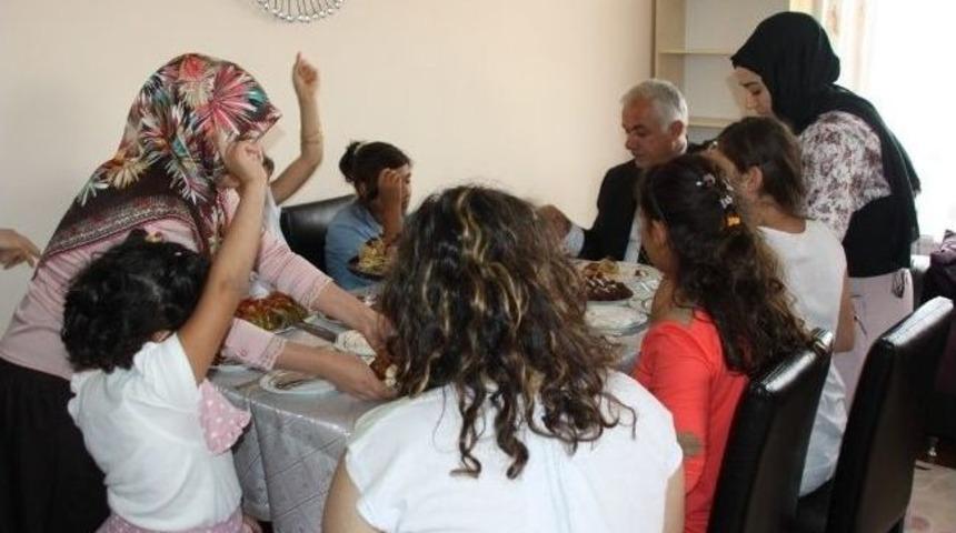 Kimsesizler &Ccedil;ubuk&rsquo;ta &lsquo;sevgi Evleri'nde Hayata Bağlanıyor