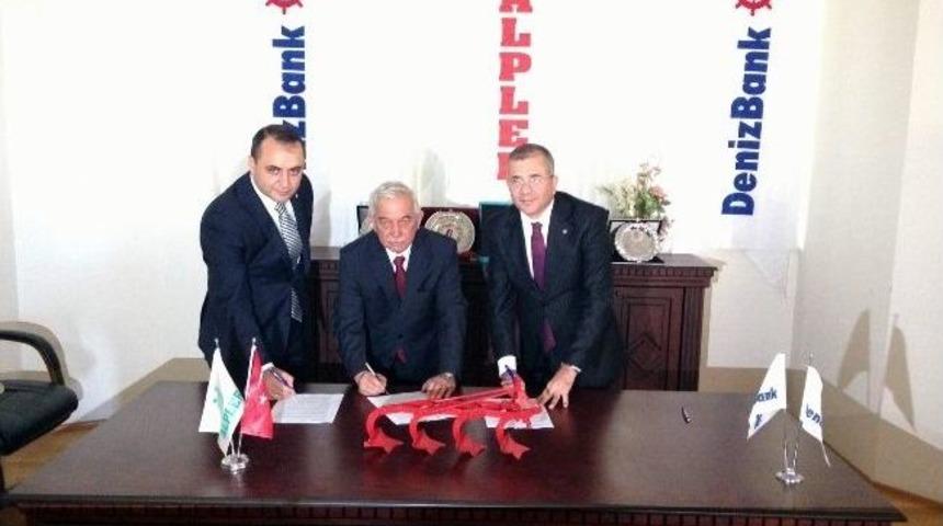 Aydın &Ccedil;ift&ccedil;isine Makine Desteği