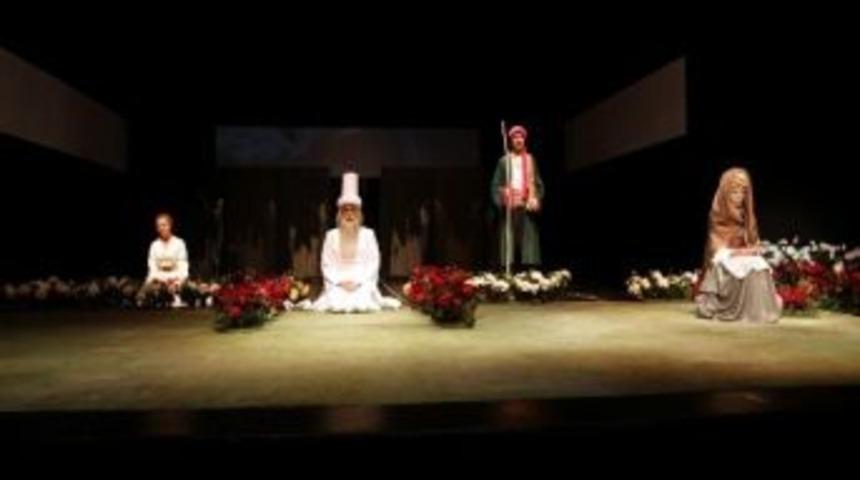 Sdt Perdelerini &ldquo;yunus Emre&rdquo; Oyunu İle A&ccedil;ıyor