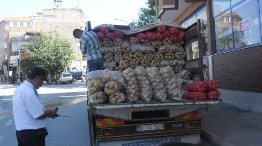 Büyükşehir Zabıta Ekipleri, Kaçak Sebze Ve Meyvelere İzin Vermiyor