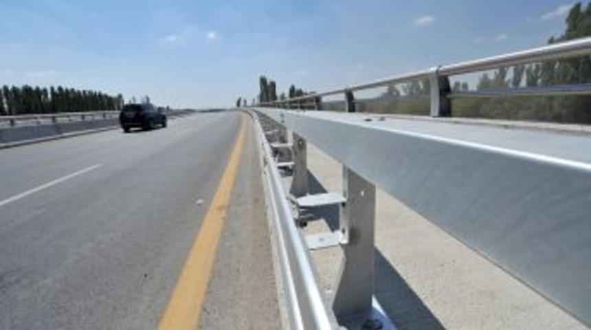 Başkent Yollarına A Sınıfı Oto Korkuluk