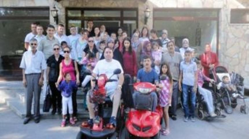 Yenişehirli Engelliler İznik'te Stres Attı