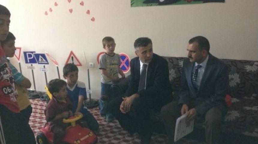 Vali Yardımcısı Duran&rsquo;dan &Ccedil;ocuklara Oyuncak