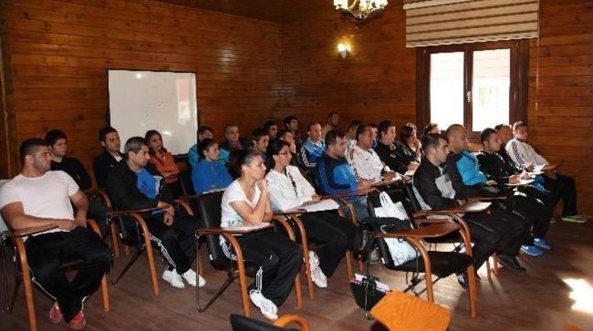 &Ouml;zyurt Antren&ouml;rler İle Bir Araya Geldi