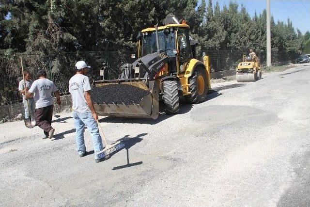 Akyazı Fabrikalar Yoluna Asfalt Yama Yapılıyor