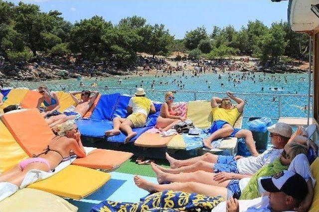 Muğla'da Turist Sayısı 2 Milyon 329 Bine Ulaştı