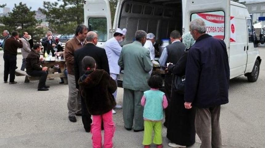 Yenimahalle&rsquo;de 4 Yılda 500 Bin Kişiye &Ccedil;orba Dağıtıldı