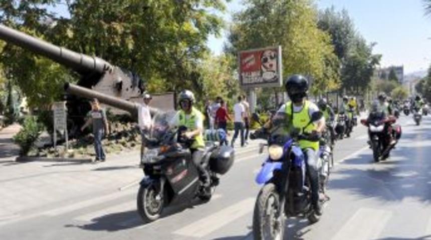 Motosiklet&ccedil;iler Organ Bağışı I&ccedil;in Yola Devam Ediyor