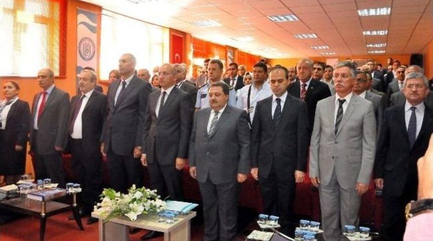 Bitlis&rsquo;te &lsquo;ahlat-avrasya K&uuml;lt&uuml;r Ve Sanat Sempozyumu&rsquo; Başladı