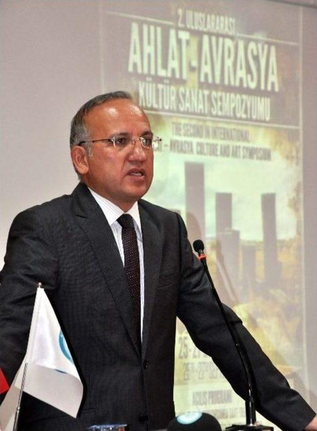 Bitlis’te ‘ahlat-avrasya Kültür Ve Sanat Sempozyumu’ Başladı 1