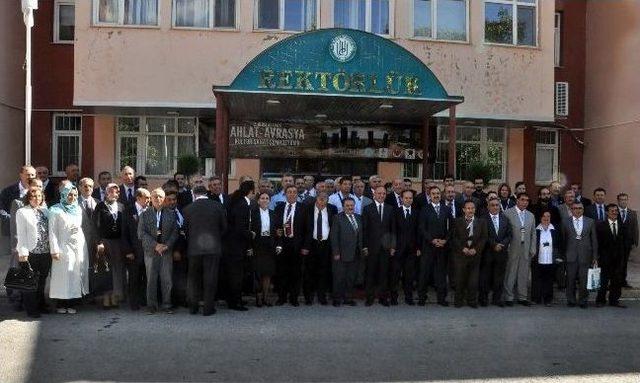 Bitlis’te ‘ahlat-avrasya Kültür Ve Sanat Sempozyumu’ Başladı 2