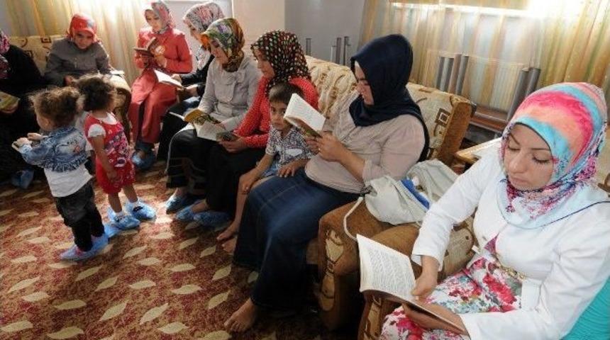 Şehitkamil&rsquo;de Anneler Kitap Okuyor