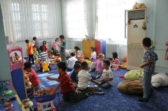 Oyuncak Evi Yeni Konuklarıyla Eğitime Başladı