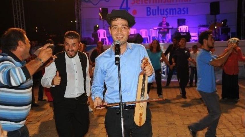 "sakinşehir" Horonlarla İnledi