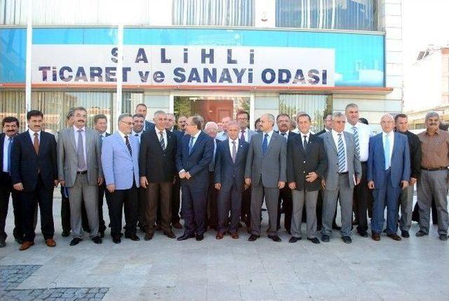 Manisa Valisi Salihli’de Ziyaretlerde Bulundu