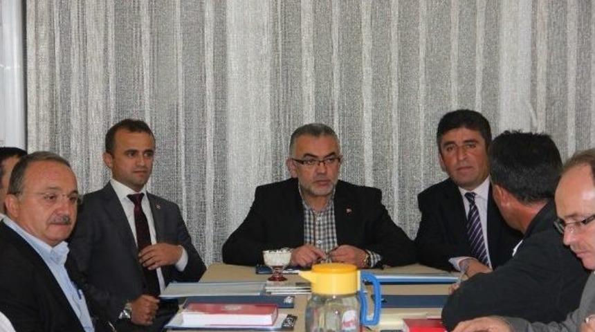 Ak Parti&rsquo;de İl&ccedil;e Başkanları Bir Araya Geldi